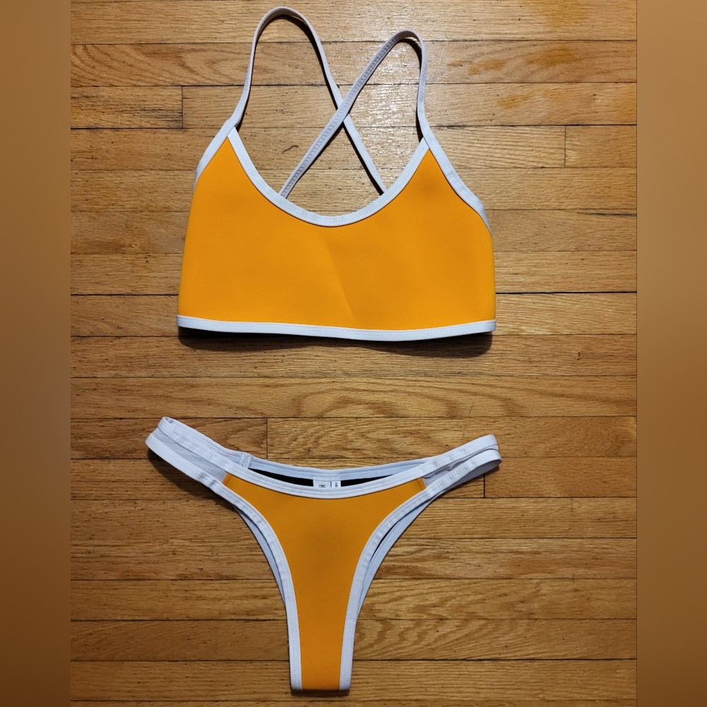 Nwot Hoaka Mango Bikini